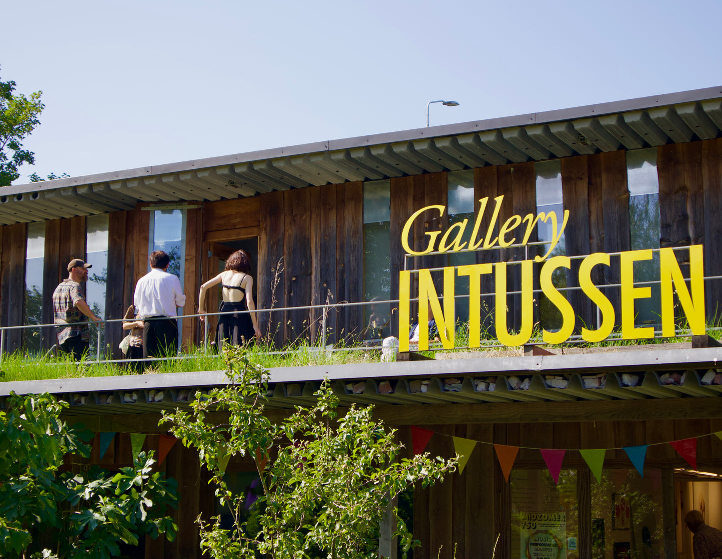 Huur Art Gallery